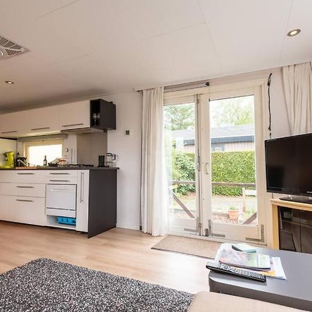 Knus Huisje Op Kindvriendelijk Park Met Zwembad Otterlo Luaran gambar